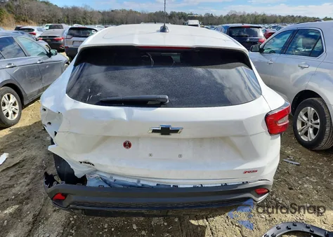 2025 Chevrolet Trax 1Rs z USA, uszkodzony, nr VIN KL77LGEP3SC334039